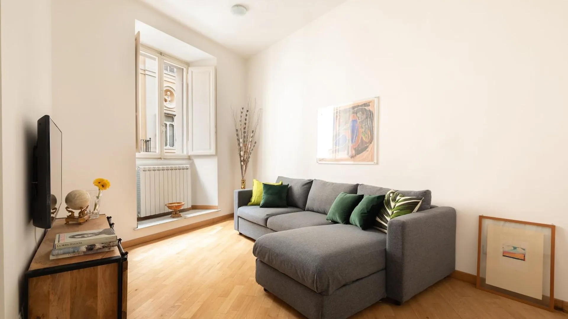 Spanish Steps Stylish Apartment Rome Italy