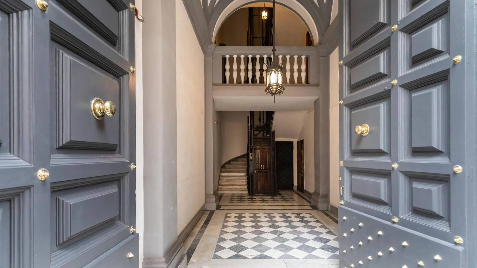 Spanish Steps Stylish Apartment Rome